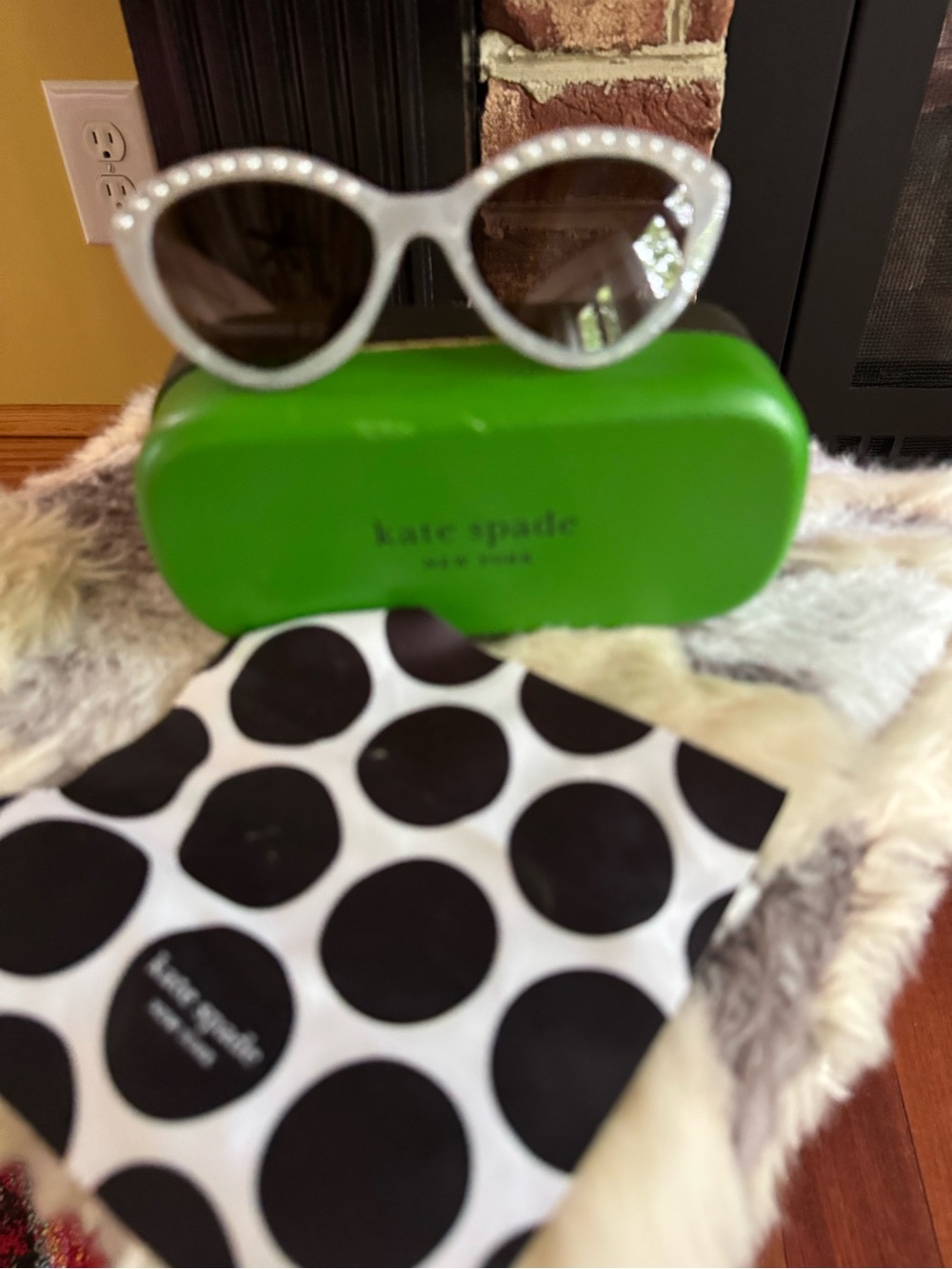 Kate Spade Hello Sunshine !  Sunglasses in white pearl excellent condition